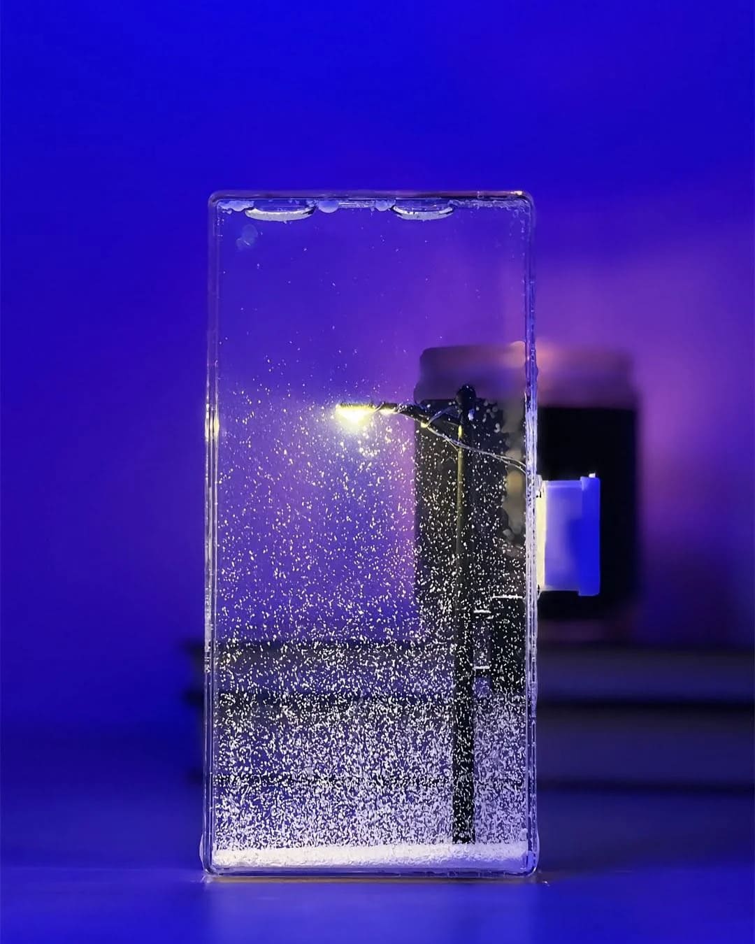 Frost Glow - Snowy Flowing Night Light